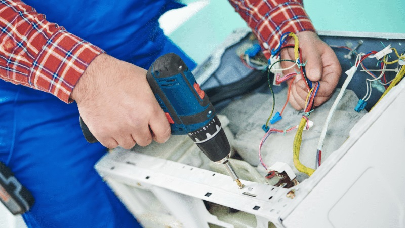 Aliağa Bosch Bosch çamaşır makinesi kart tamiri – Su almama arızası orijinal parça ile giderildi. - Teknik servis örneği